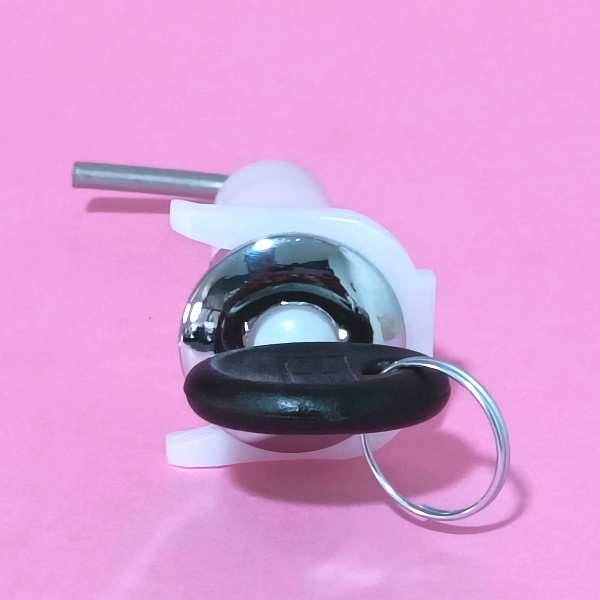 8) DEEP FREEZER  LOCK 